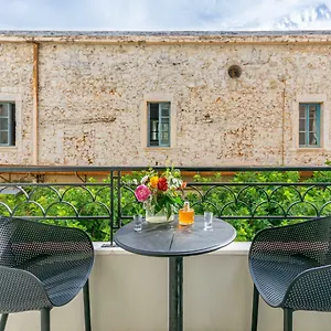 Chandakos 8 Design Apts Appartamento